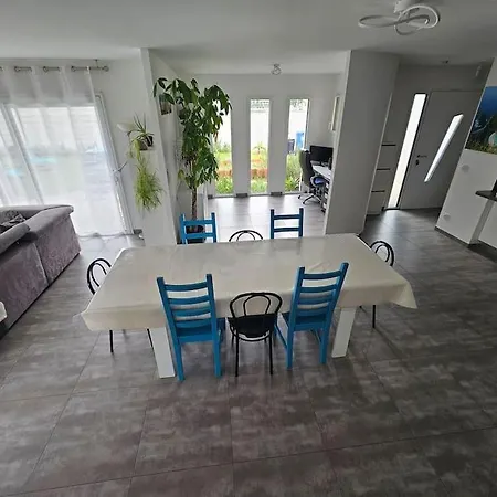 Maison Spacieuse Climatisee Avec Jardin 2 Pkg Et Piscine فيلة