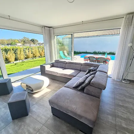 فيلة Maison Spacieuse Climatisee Avec Jardin 2 Pkg Et Piscine *