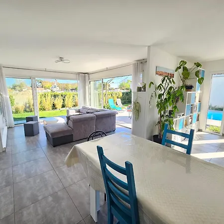 Maison Spacieuse Climatisee Avec Jardin 2 Pkg Et Piscine فيلة